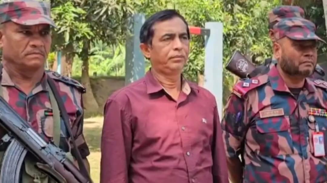 ভারতে পালানোর সময় আওয়ামী লীগের সাবেক মেয়র বিজিবির হাতে গ্রেফতার