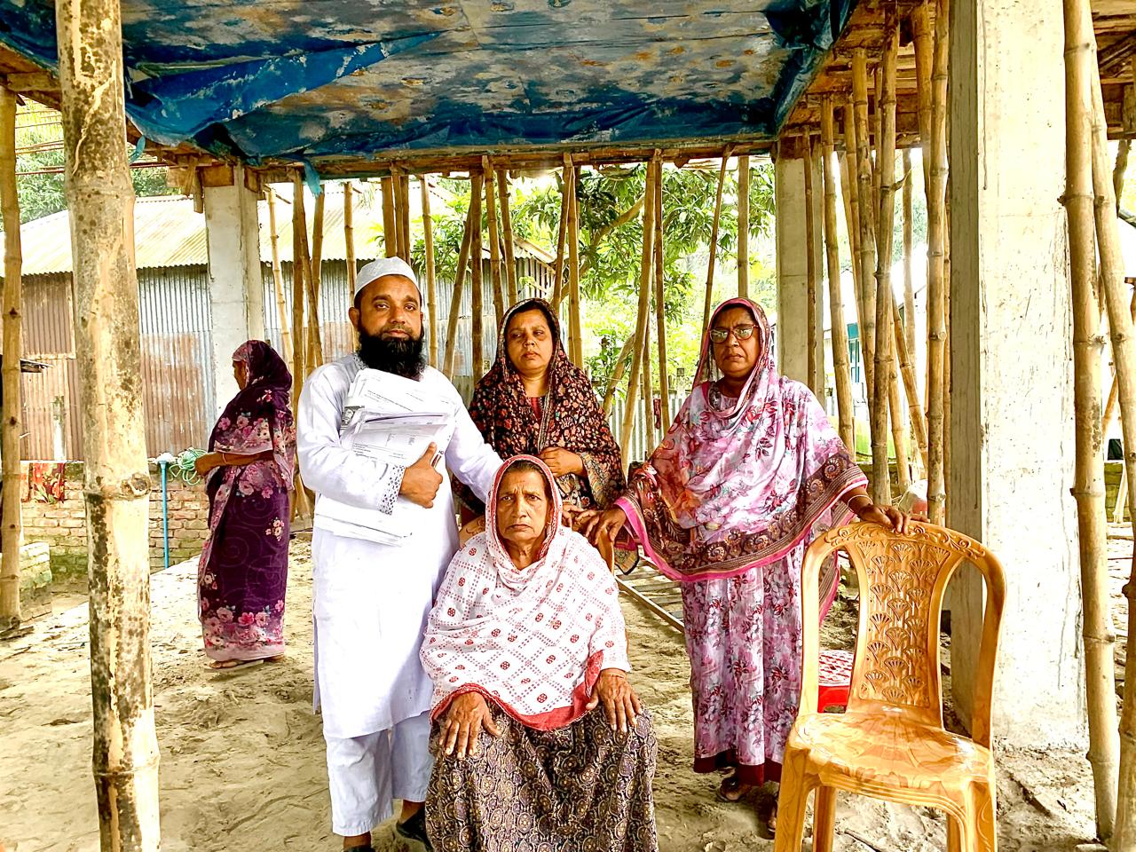 ফরিদপুরের চরভদ্রাসনে অসহায় শিক্ষকের বসতভিটে দখলের চেষ্টা