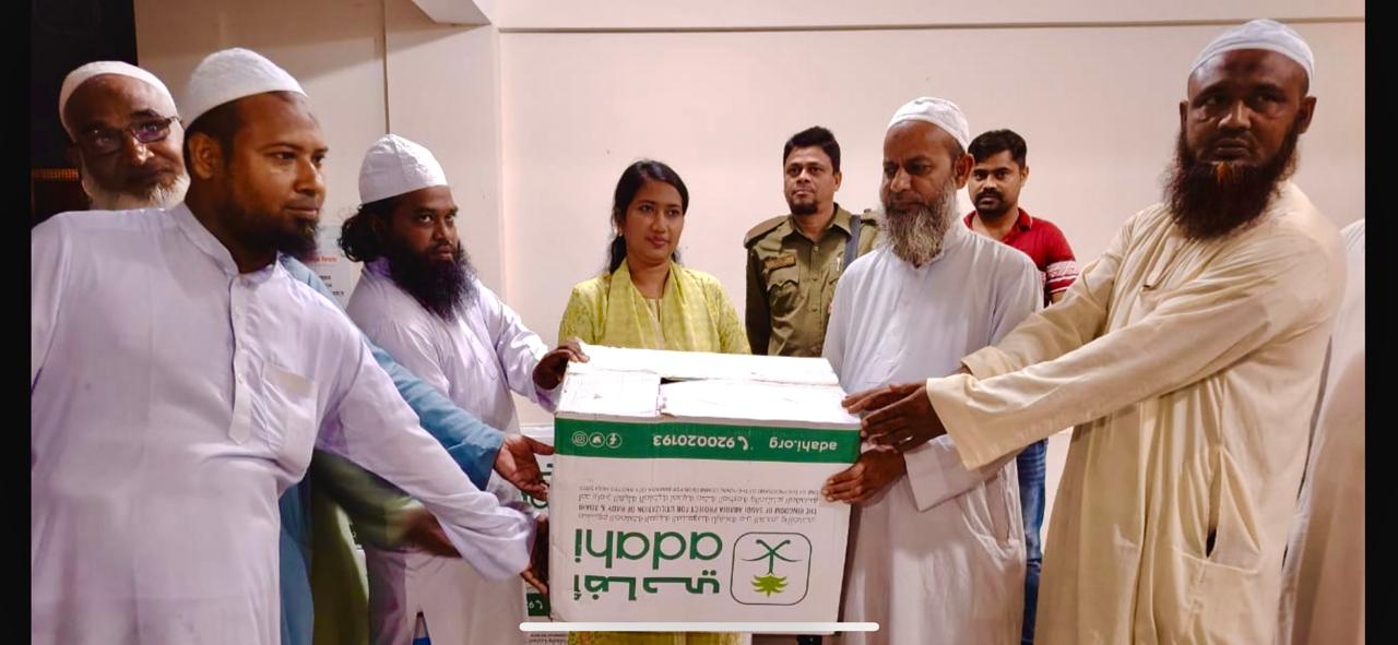 ফরিদপুরের চরভদ্রাসন উপজেলার বিভিন্ন মাদ্রাসা ও এতিমখানায় দুম্বার মাংস বিতরণ