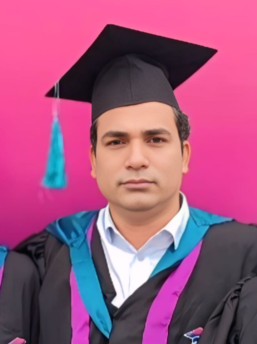 আইন বিষয় অনার্স মাস্টার্স ডিগ্রি অর্জন করলেন দৈনিক নতুন আশা পত্রিকার প্রকাশক ও সম্পাদক আকাশ মিয়াজী