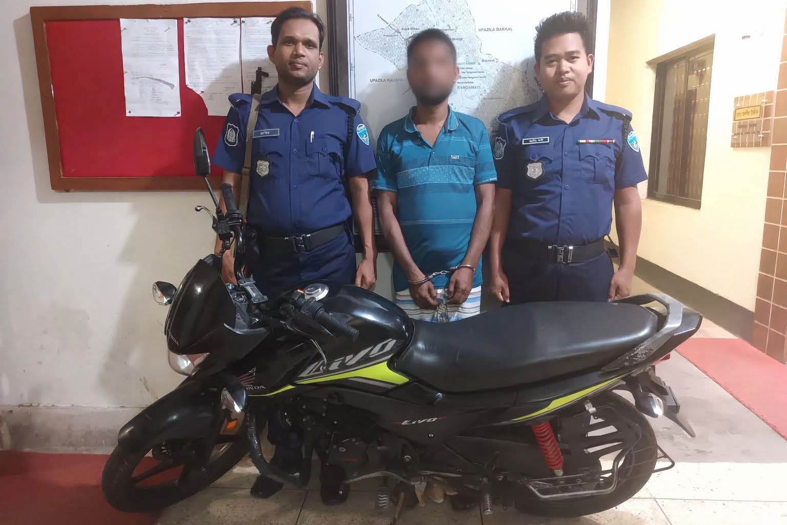 রাঙামাটিতে পুলিশের বিশেষ অভিযান 