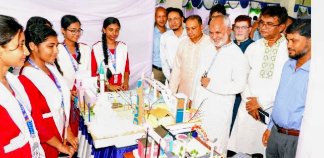খুলনায় থানা পর্যায়ে স্টার্ট-আপ ও বিজ্ঞান প্রকল্প প্রদর্শনীর উদ্বোধন