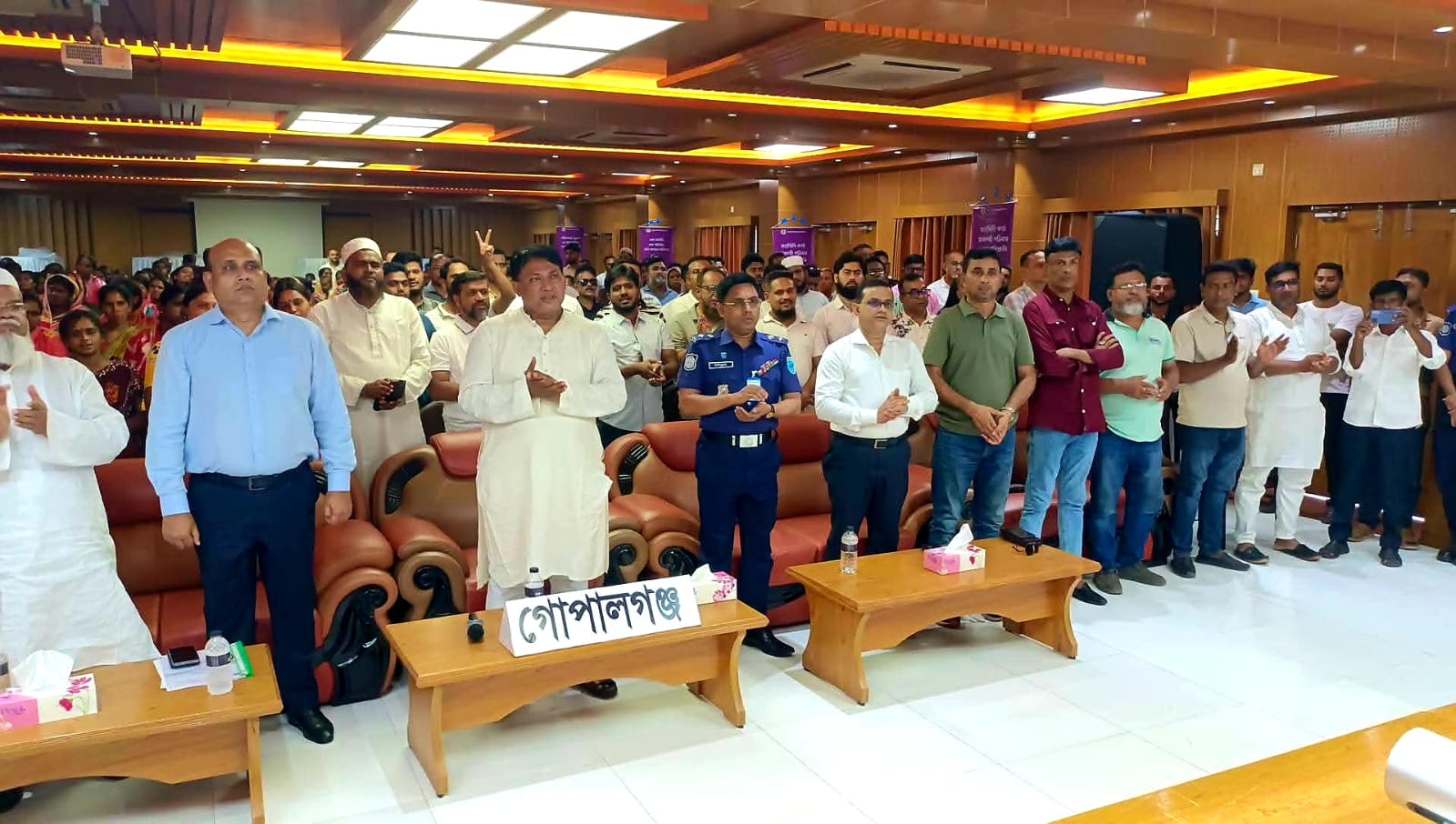 গোপালগঞ্জে ফ্যামিলি কার্ড বিতরণ কার্যক্রমের উদ্বোধন করলেন ডাঃ কে এম বাবর এমপি
