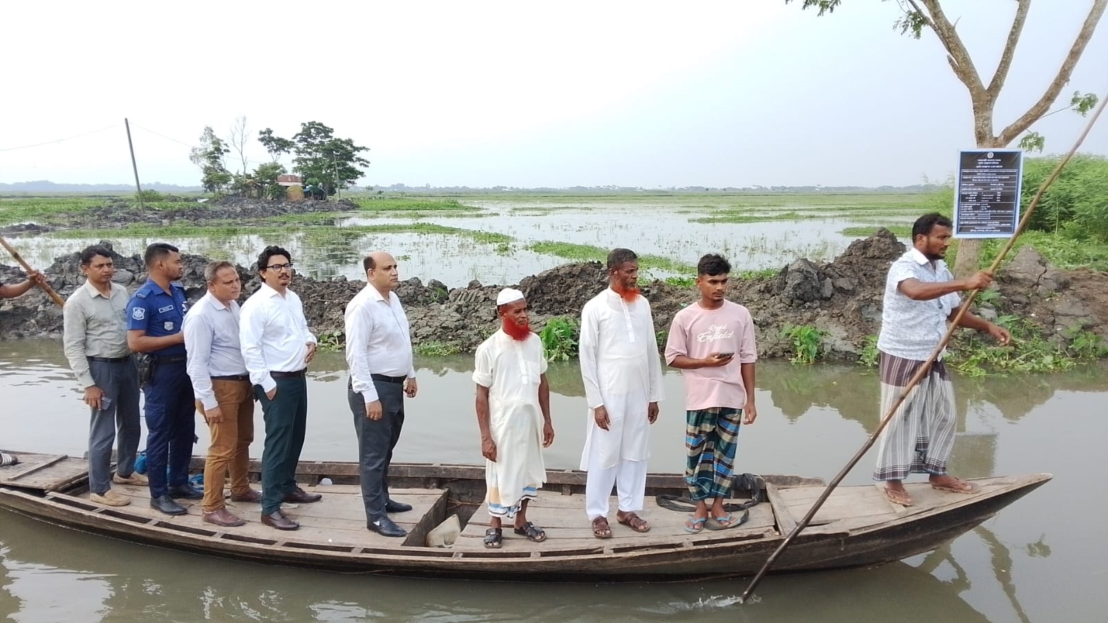 টুঙ্গিপাড়ায় বারখাল পুনঃখনন পরিদর্শন: দখলমুক্ত হবে সব খাল–জেলা প্রশাসক 