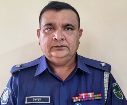 বারবার বিতর্ক ও ষড়যন্ত্রের মুখে পুলিশ পরিদর্শক তৈমুর ইসলাম: কর্মদক্ষতার মূল্য দিচ্ছেন নাকি রাজনৈতিক প্রতিহিংসার শিকার?