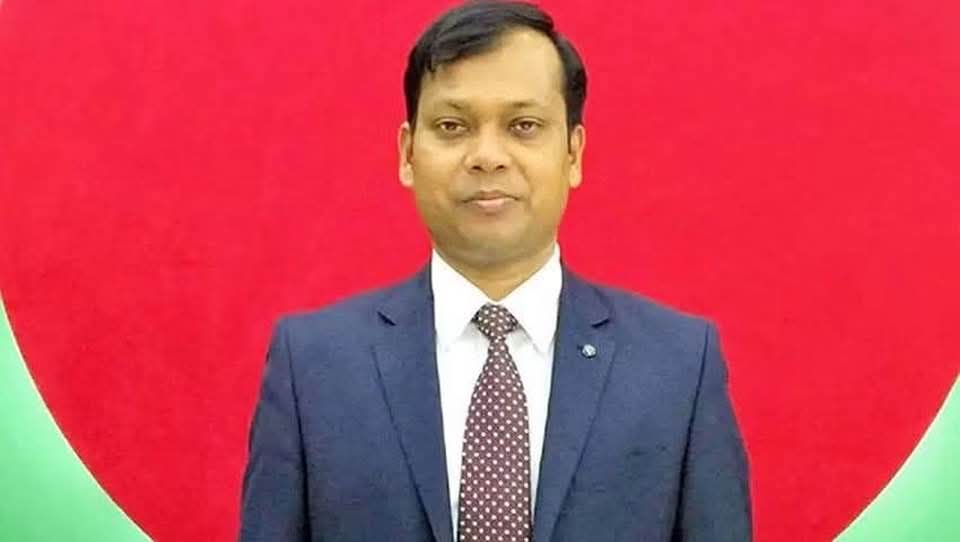 সিলেট শাহজালাল রহ. এর মাজারে মদ-গাঁজা বন্ধ ঘোষণার পরদিনই বদলি ডিসি সারওয়ার আলম