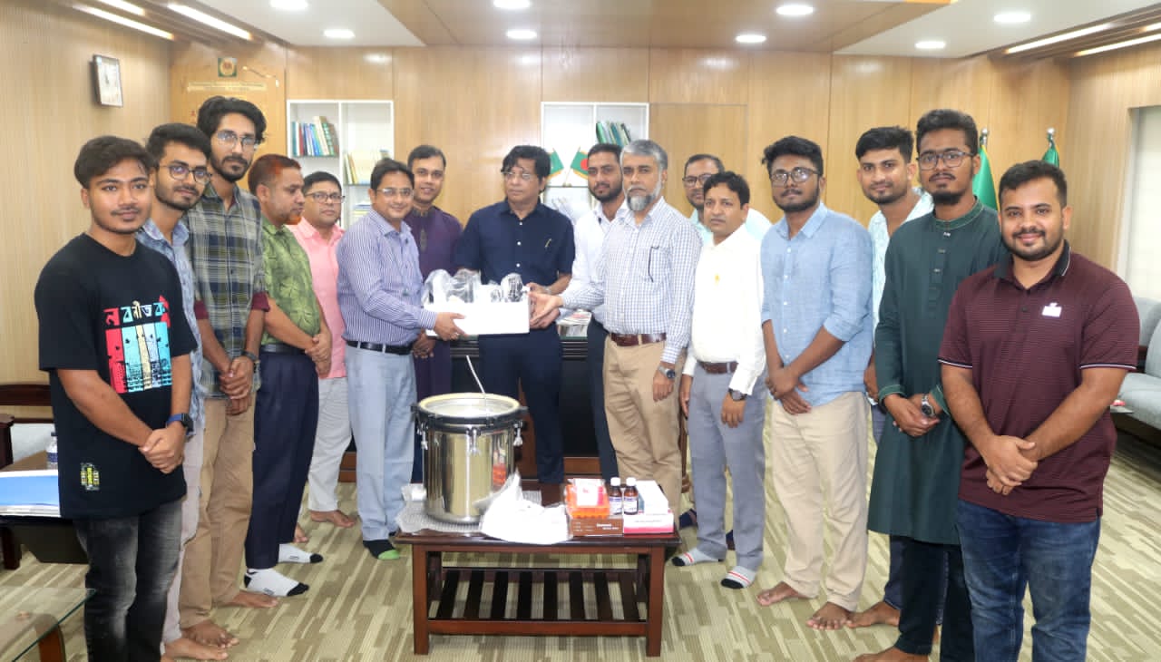 জুলাই শহিদদের স্মরণে গোবিপ্রবিকে এসকায়েফের গবেষণা সহায়তা প্রদান