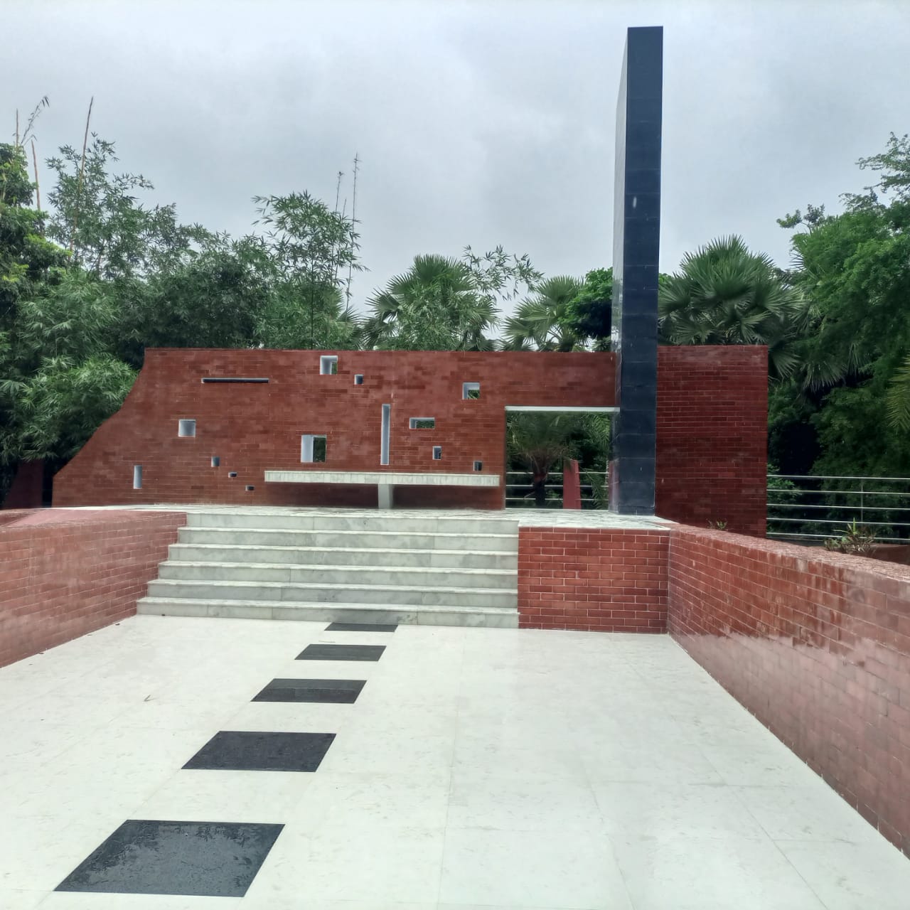 বাগেরহাটে শাখারিকাঠী শহীদ মিনার : ১৯৭১-এর গণহত্যার নীরব সাক্ষী