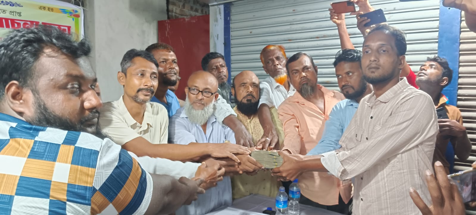 গণপ্রজাতন্ত্রী বাংলাদেশ সরকার শ্রম অধিদপ্তর হতে প্রাপ্ত বাংলাদেশ নির্মাণ শ্রমিক ফেডারেশন খুলনা অনুদান হস্তান্তর ও আলোচনা সভা অনুষ্ঠিত 