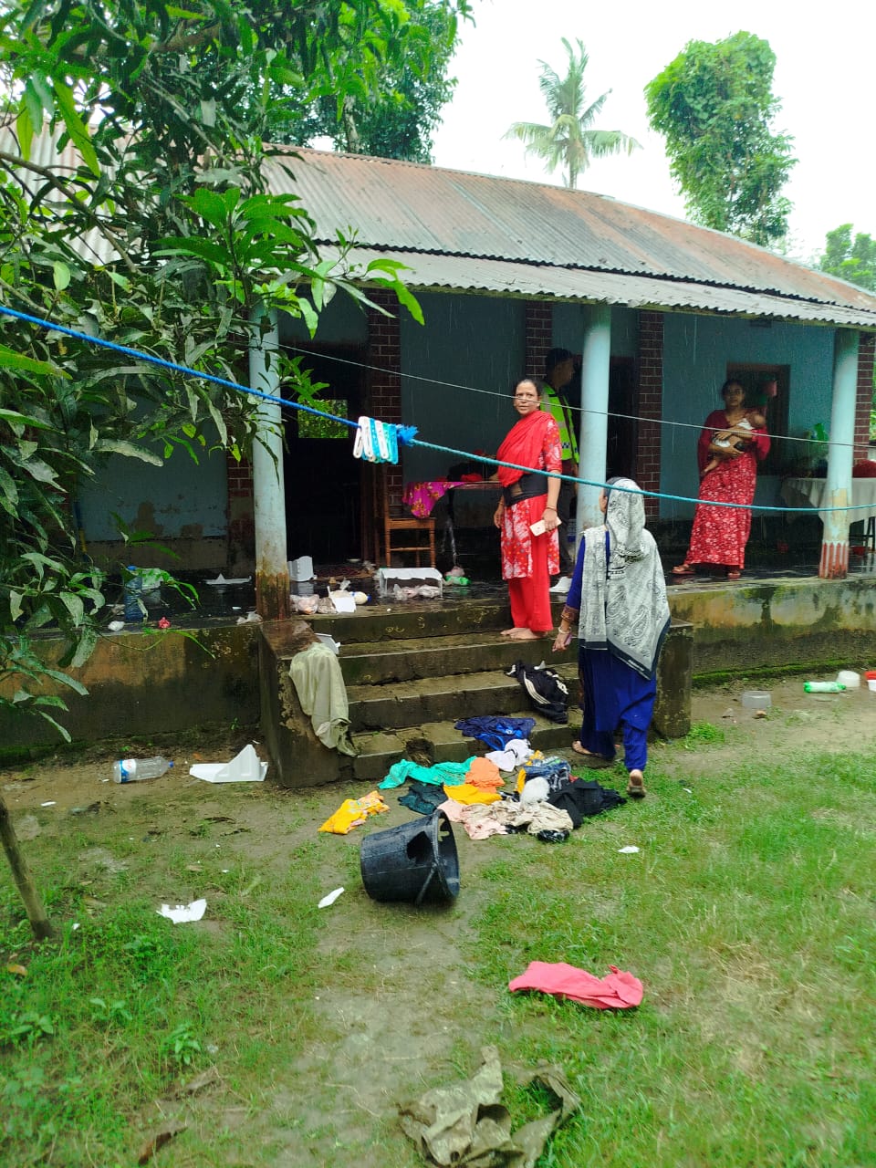 মাগুরার শ্রীপুরে সামাজিক আধিপত্যের জেরে দু-গ্রুপের সংঘর্ষ আহত ৬, বাড়িঘর ভাঙচুর লুটপাট