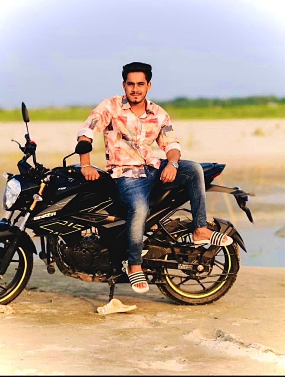 ফরিদপুরের চরভদ্রাসনে নিজ বাড়ির ছাদে যুবকের ঝুলন্ত মরদেহ উদ্ধার