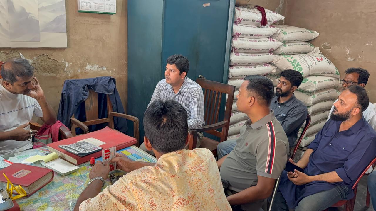 মাগুরায় নকল গোখাদ্য তৈরির কারখানায় অভিযান : মেসার্স অরিন রাইচ মিলকে ৫০ হাজার টাকা জরিমানা