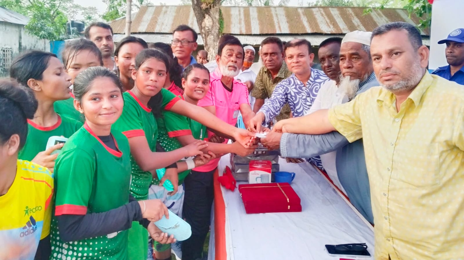 ভালুকায় শুভ নববর্ষ উদযাপন উপলক্ষে নারী প্রীতি ফুটবল ম্যাচ অনুষ্ঠিত