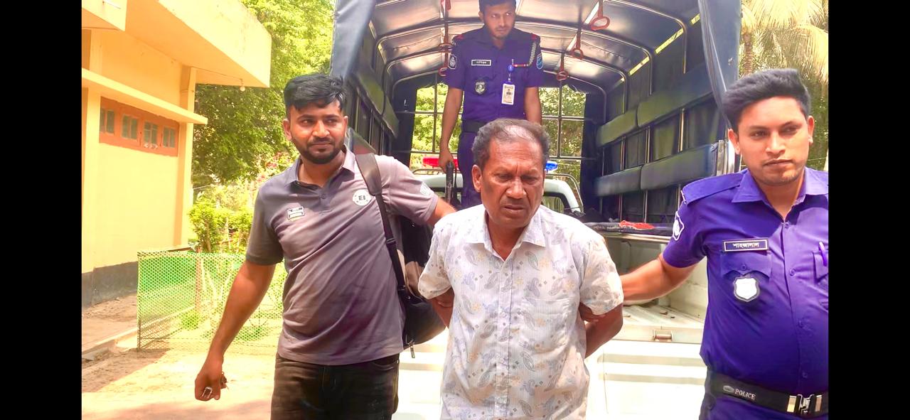 চরভদ্রাসনে পুলিশের ওপর হামলার ঘটনার মূলহোতা কবির খান ঢাকা দোহার উপজেলা থেকে গ্রেফতার