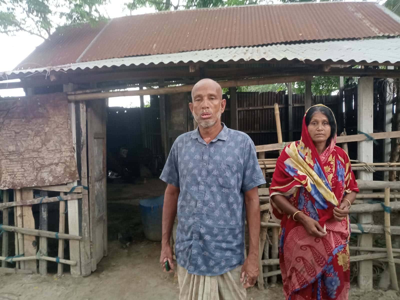 মাগুরার শ্রীপুরে একই রাতে দুই ভাইয়ের ৫ গরু ও ১ ছাগল চুরি, দিশেহারা খামারি