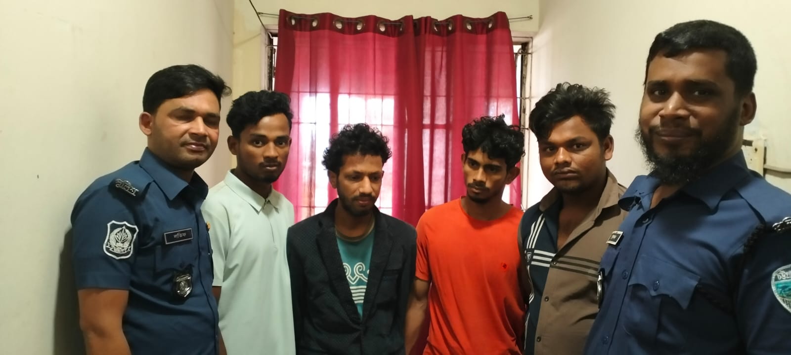 রাঙ্গামাটিতে পুলিশের বিশেষ অভিযান : শান্তিনগর এলাকা থেকে ৪ মাদকসেবী গ্রেফতার