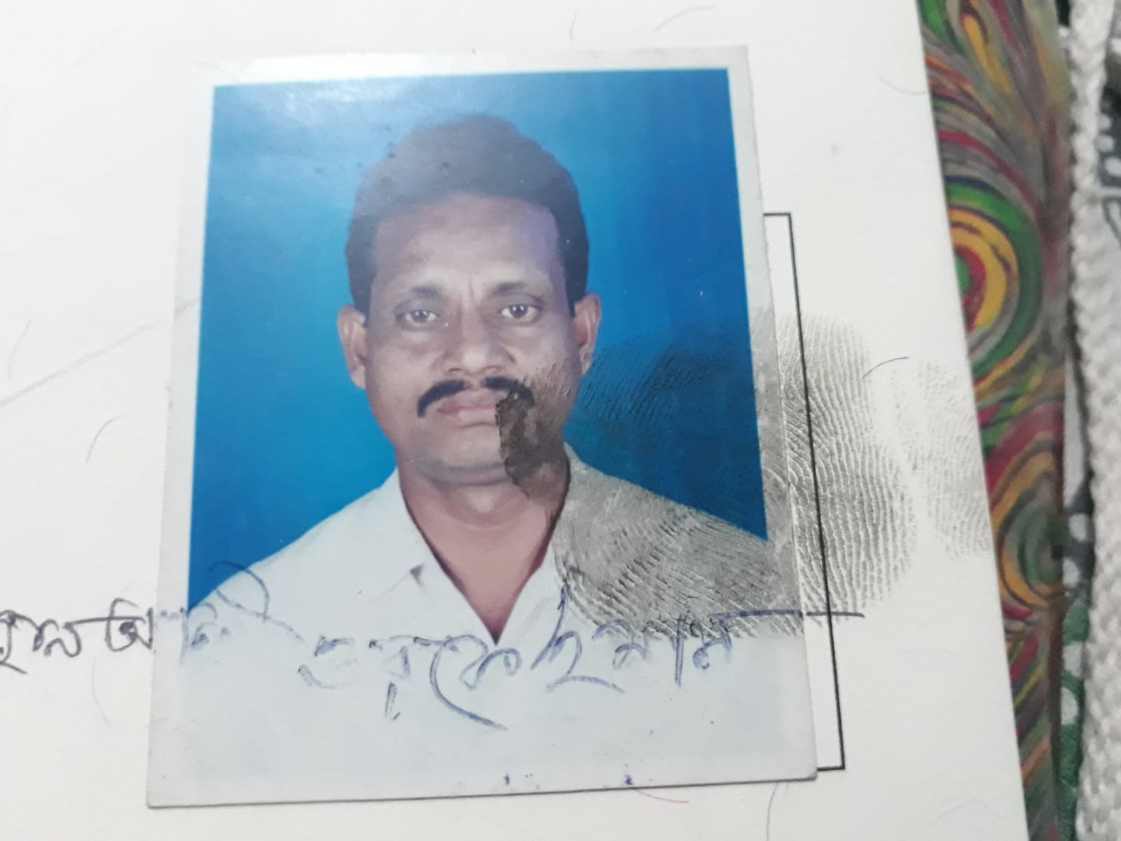 শার্শায় চাঁদা না পেয়ে হামলা-ভাংচুর ও মারপিট : আতঙ্কে গ্রাম ছাড়ছেন ভুক্তভোগীরা