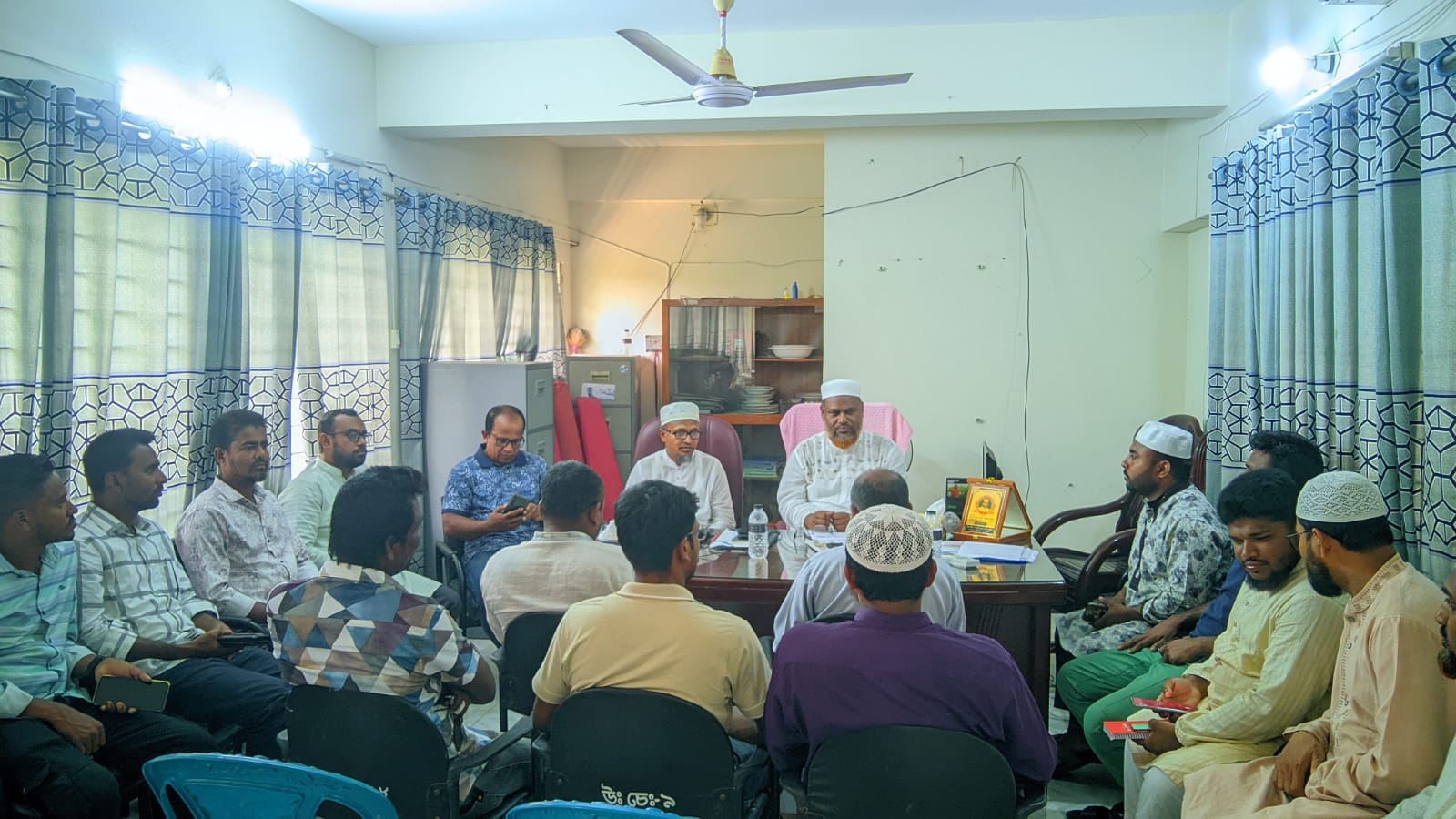 কয়রা প্রেসক্লাব নেতৃবৃন্দের সঙ্গে এমপি আবুল কালাম আজাদের মতবিনিময় সভা অনুষ্ঠিত 