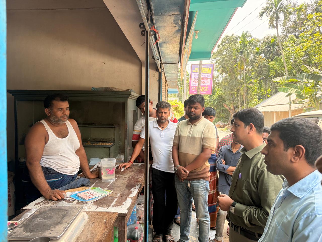 মাগুরায় ভোক্তা অধিকারের অভিযানে ৩ প্রতিষ্ঠানকে ২৬ হাজার টাকা জরিমানা