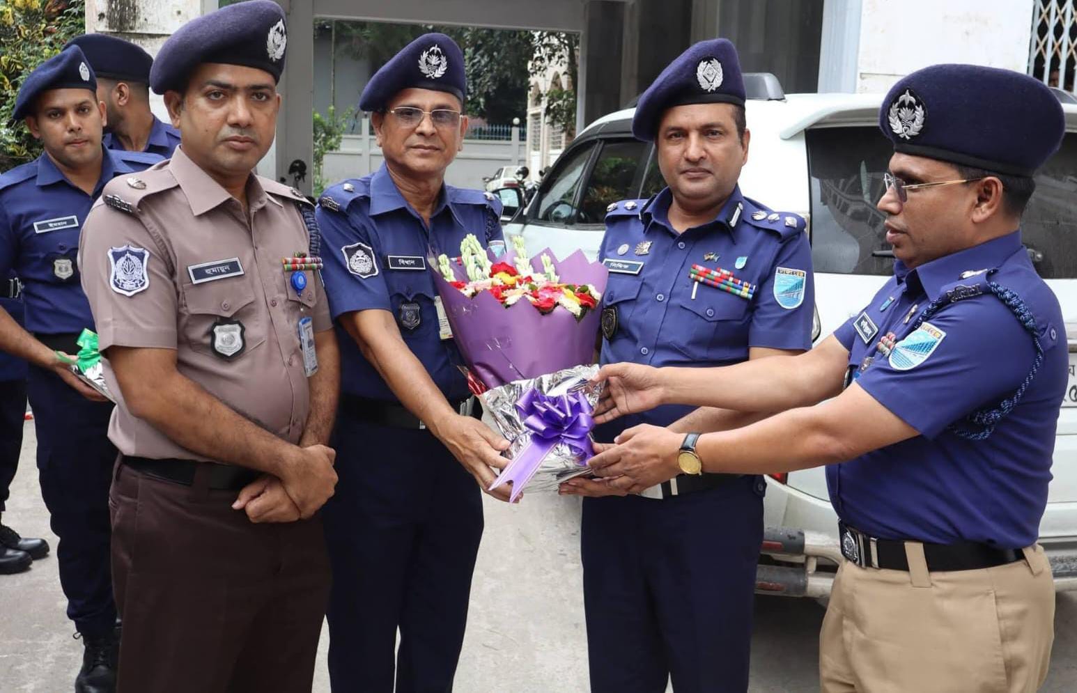 গোপালগঞ্জে পুলিশ সুপারের কার্যালয় পরিদর্শন করেন অ্যাডিশনাল ডিআইজির