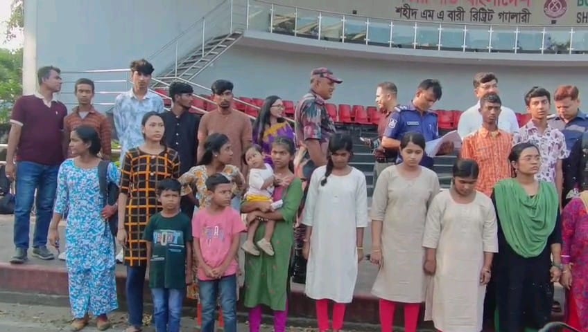 ১৮ জন বাংলাদেশী নারী ও শিশু বেনাপোল দিয়ে দেশে ফেরত