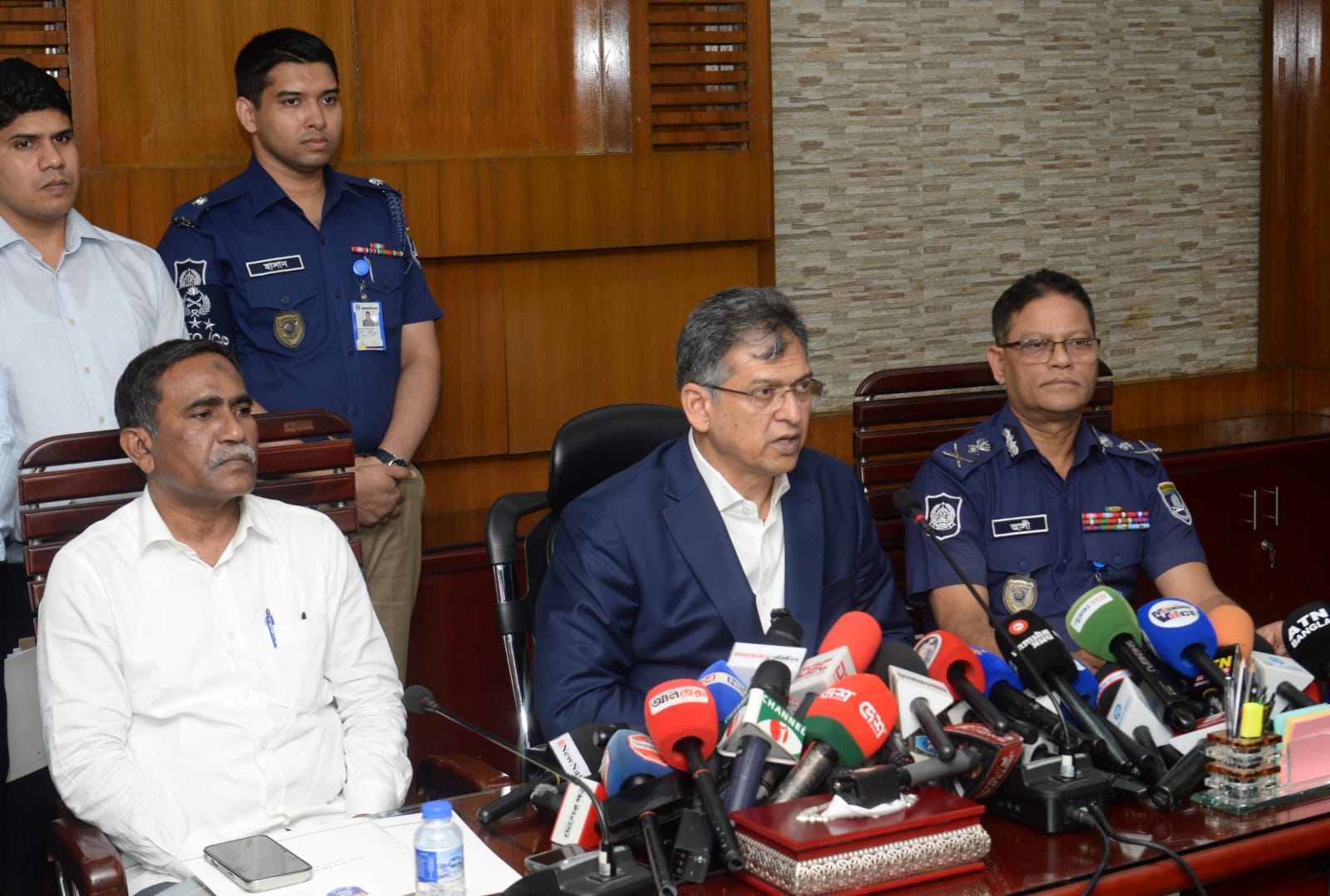 বাংলাদেশ পুলিশের ইতিহাসে নতুন অধ্যায় : যাত্রা শুরু করল বিশেষায়িত ও স্বতন্ত্র ‘সাইবার পুলিশ ইউনিট’