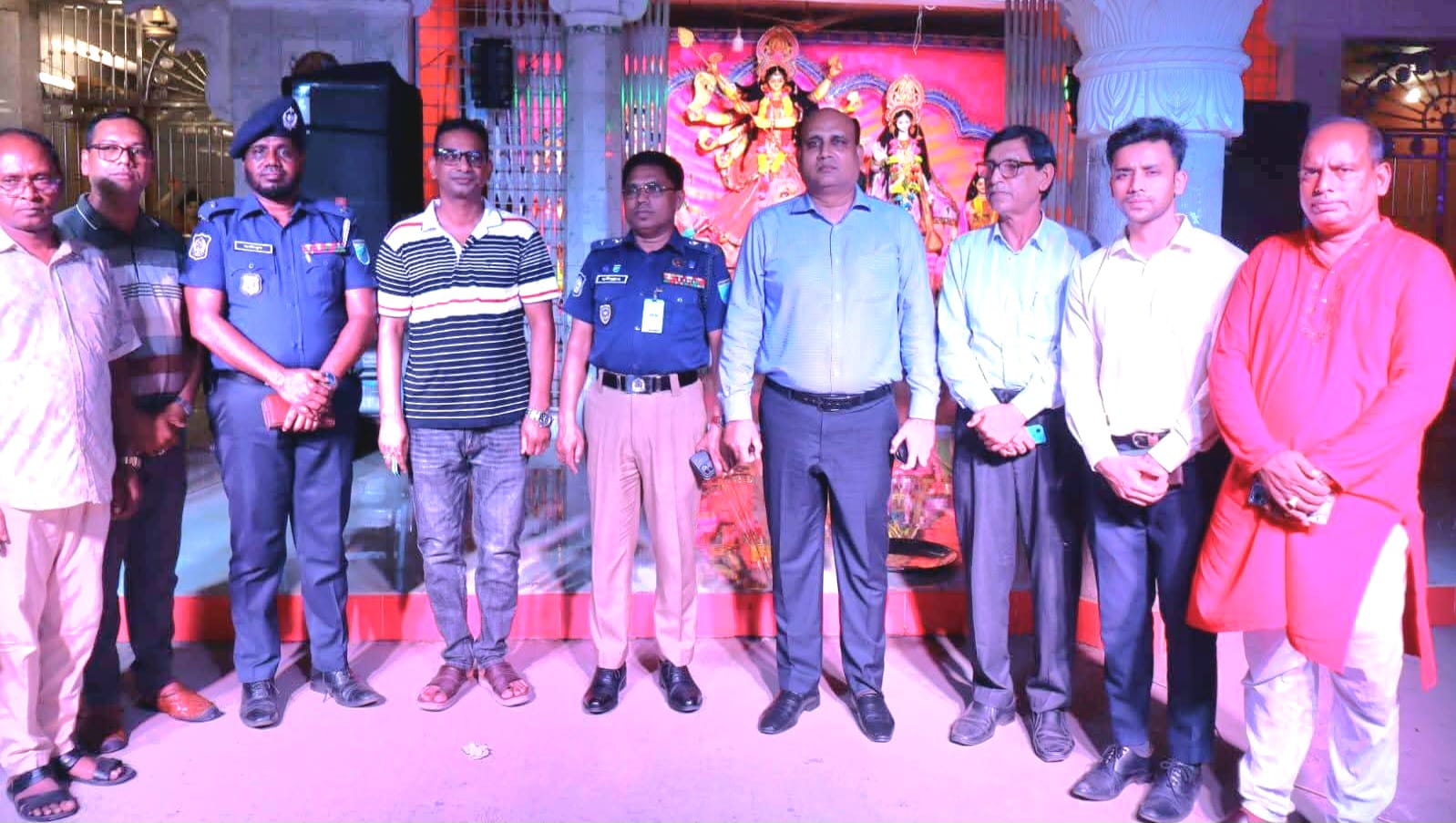 গোপালগঞ্জ সদর ও কোটালীপাড়া উপজেলার বিভিন্ন পূজামণ্ডপ পরিদর্শন করেছেন জেলা প্রশাসক ও পুলিশ সুপার