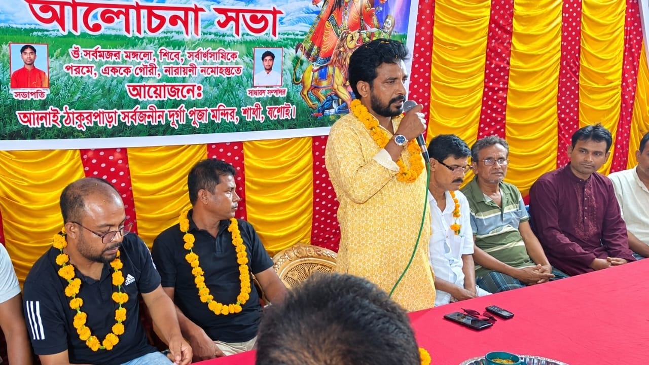 শার্শায় বিএনপি নেতা সরোয়ার হোসেনের পূজা মণ্ডপ পরিদর্শন, ৪ মণ্ডপে ৪০ হাজার টাকা অনুদান