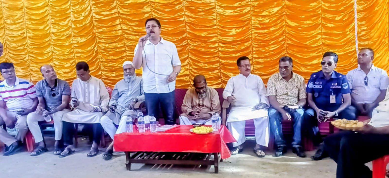 শ্রীপুরে পূজামণ্ডপ পরিদর্শন করলেন আলহাজ্ব মনোয়ার হোসেন খান এমপি