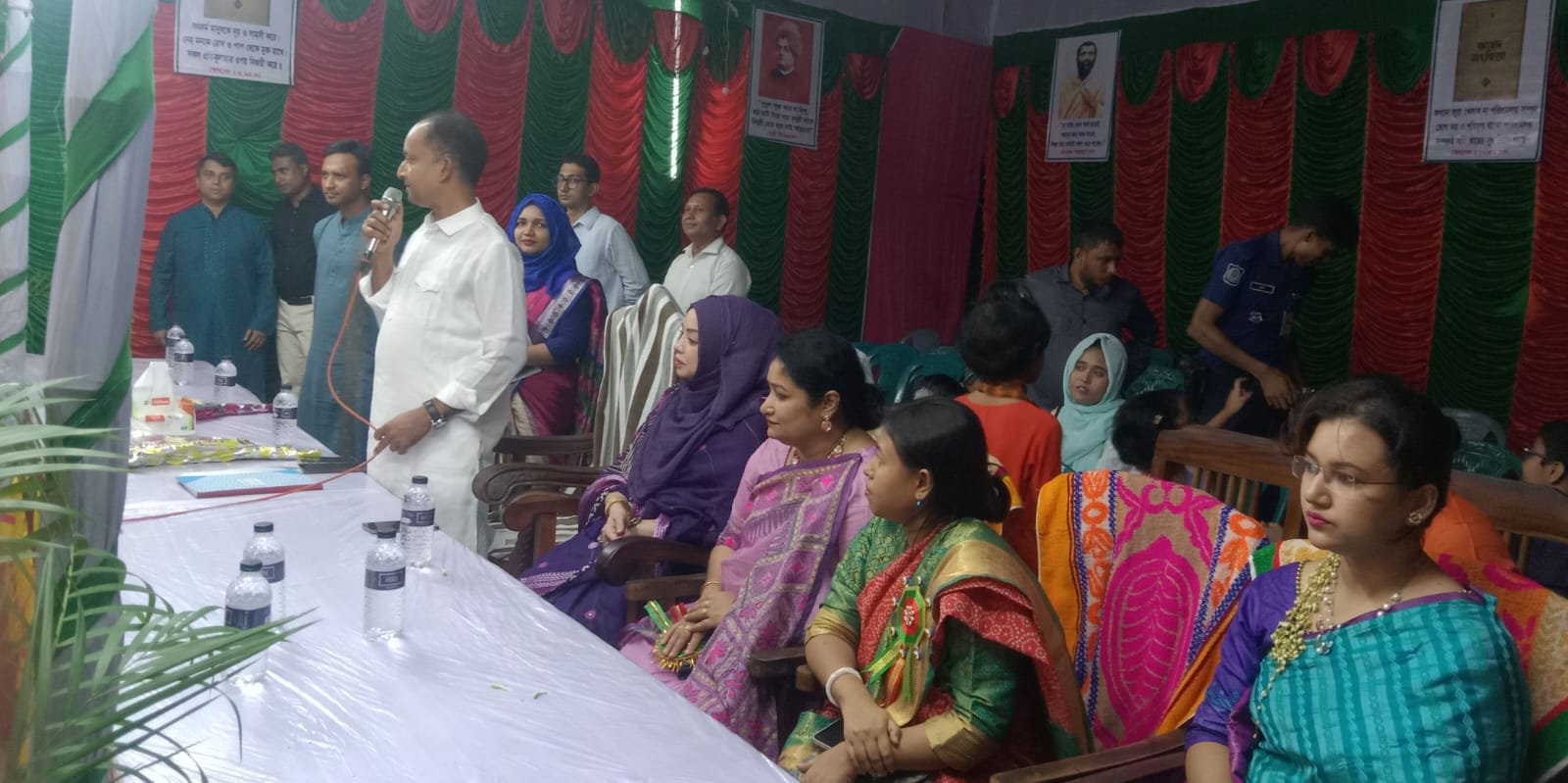 শ্রীপুরে পূজামণ্ডপ পরিদর্শন করলেন আলহাজ্ব মনোয়ার হোসেন খান এমপি