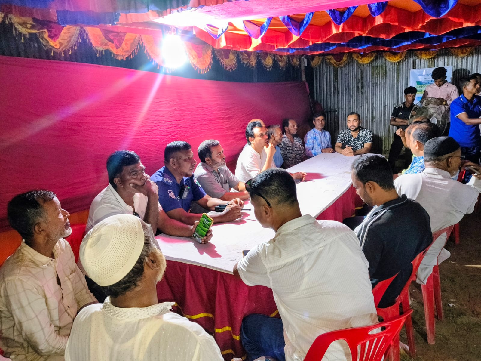 সুনামগঞ্জের মধ্যনগরে দুর্গাপূজার মণ্ডপ পরিদর্শনে মিজানুর রহমান মিনু