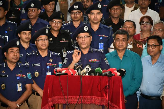 আইজিপির তদারকিতে ছিলো ৩ স্তরের নিরাপত্তা বলয় : সারাদেশে শান্তিপূর্ণ ও উৎসবমুখর পরিবেশে শেষ হলো শারদীয় দুর্গাপূজা