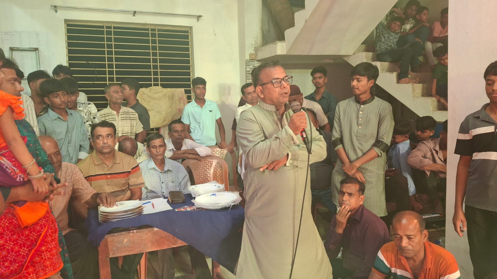 শুভ নবমীতে গোপালগঞ্জে পূজা মন্ডপ পরিদর্শন ও অনুদান দিলেন কাউন্সিলর পদপ্রার্থী মুক্ত