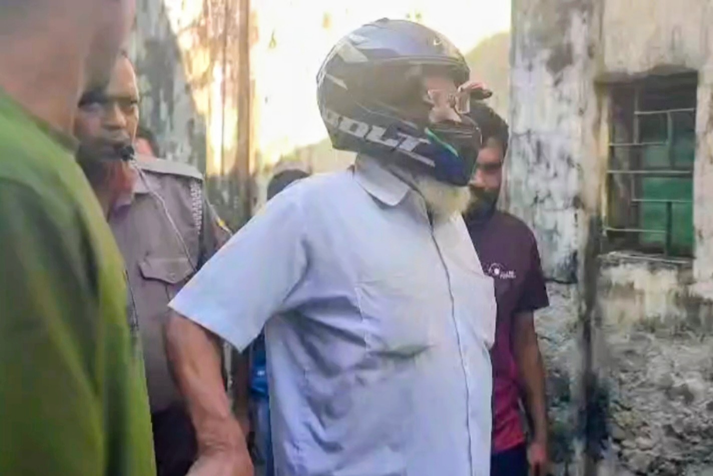 খুলনায় বাড়িভাড়া নিয়ে বিরোধ, বাড়িওয়ালার লাঠির আঘাতে ভাড়াটিয়ার মৃত্যুর অভিযোগ : আটক ১