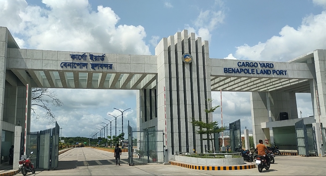সার্ভার জটিলতা কাটিয়ে বেনাপোল বন্দরে পুরোদমে আমদানি-রপ্তানি শুরু