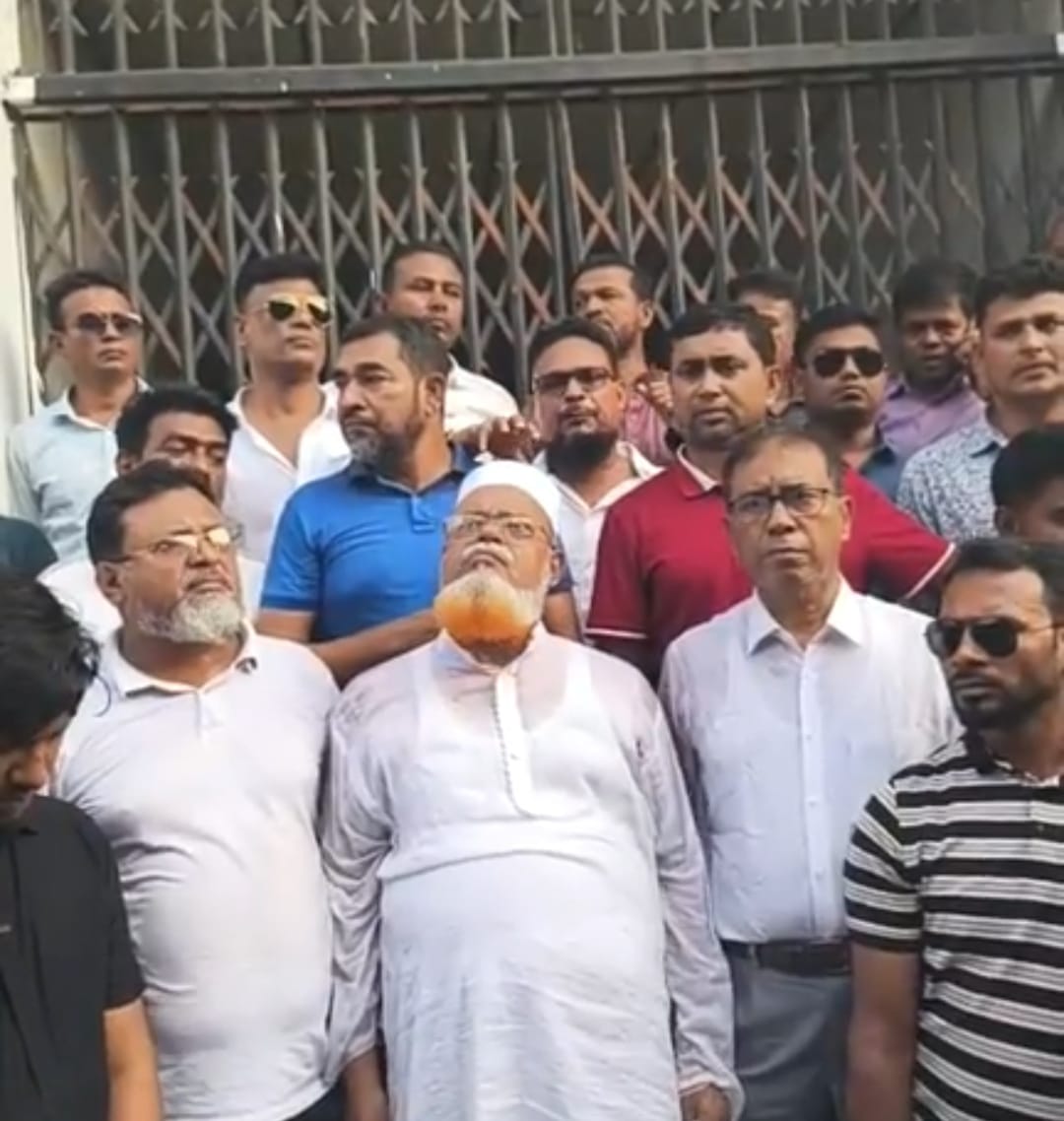 গোপালগঞ্জে পুলিশের ওপর হামলার প্রতিবাদে জেলা বিএনপির বিক্ষোভ মিছিল অনুষ্ঠিত 