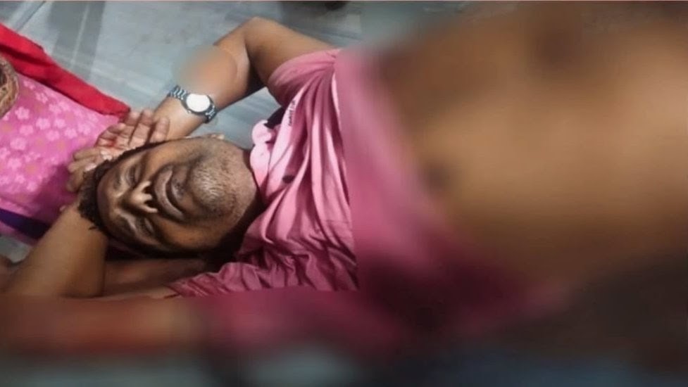 বটিয়াঘাটায় যুবদল নেতাকে গুলি, মোটরসাইকেল নিয়ে পালাল দুর্বৃত্তরা