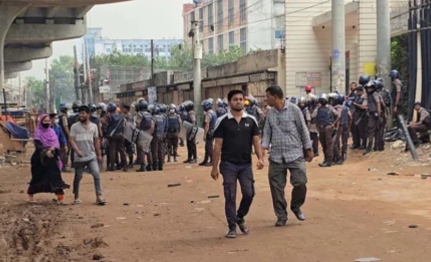 আশুলিয়া থমথমে ১৩ পোশাক কারখানা বন্ধ